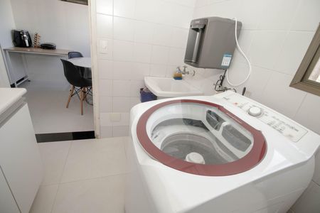 Apartamento à venda com 96m², 3 quartos e 2 vagas Apartamento à venda com 96m², 3 quartos e 2 vagasÁrea de Serviço