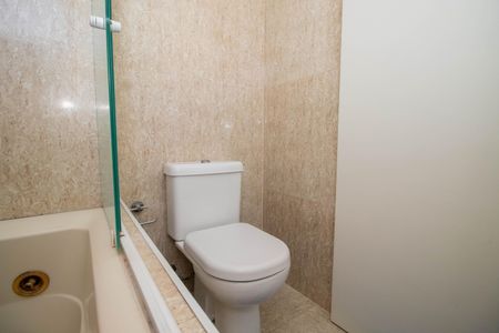 Apartamento à venda com 96m², 3 quartos e 2 vagas Apartamento à venda com 96m², 3 quartos e 2 vagasBanheiro da Suíte