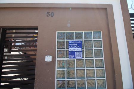 Apartamento à venda com 49m², 2 quartos e 1 vaga Apartamento à venda com 49m², 2 quartos e 1 vagaFachada e placa