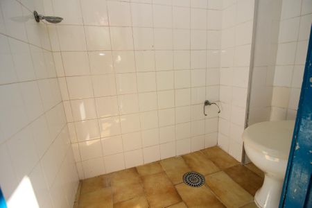 Apartamento à venda com 107m², 2 quartos e sem vaga Apartamento à venda com 107m², 2 quartos e sem vagaBanheiro de serviço