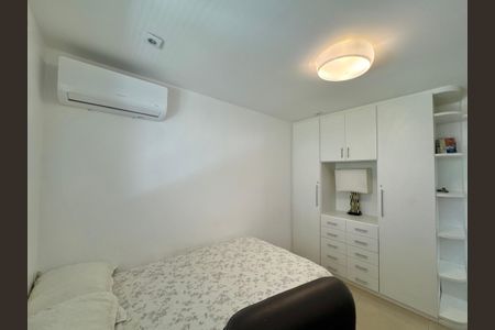 Casa de condomínio à venda com 430m², 6 quartos e 3 vagas Casa de condomínio à venda com 430m², 6 quartos e 3 vagasQuarto 3