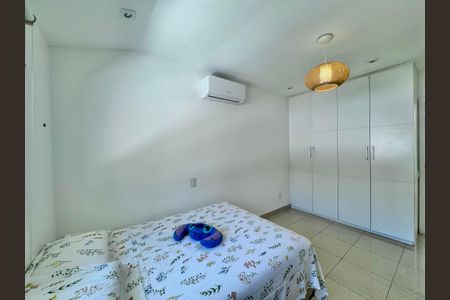 Casa de condomínio à venda com 430m², 6 quartos e 3 vagas Casa de condomínio à venda com 430m², 6 quartos e 3 vagasSuíte 2