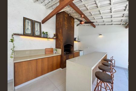 Casa de condomínio à venda com 430m², 6 quartos e 3 vagas Casa de condomínio à venda com 430m², 6 quartos e 3 vagasÁrea externa