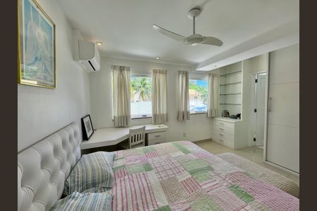 Casa de condomínio à venda com 430m², 6 quartos e 3 vagas Casa de condomínio à venda com 430m², 6 quartos e 3 vagasSuíte 3