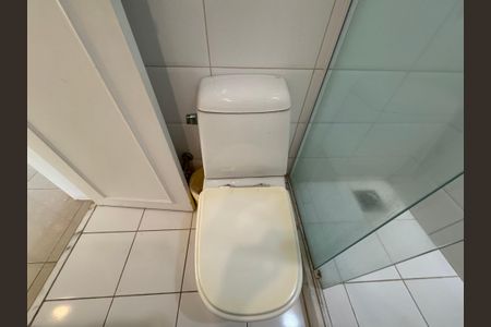 Casa de condomínio à venda com 430m², 6 quartos e 3 vagas Casa de condomínio à venda com 430m², 6 quartos e 3 vagasBanheiro Social