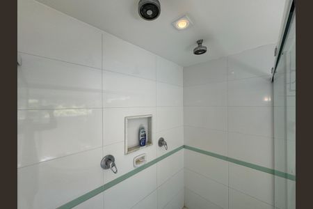 Casa de condomínio à venda com 430m², 6 quartos e 3 vagas Casa de condomínio à venda com 430m², 6 quartos e 3 vagasSuíte 1 - Banheiro