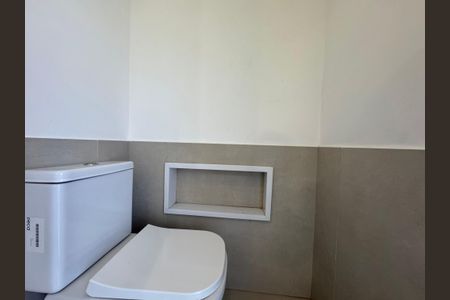 Casa de condomínio à venda com 430m², 6 quartos e 3 vagas Casa de condomínio à venda com 430m², 6 quartos e 3 vagasÁrea externa - Lavabo