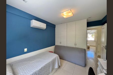 Casa de condomínio à venda com 430m², 6 quartos e 3 vagas Casa de condomínio à venda com 430m², 6 quartos e 3 vagasQuarto 2