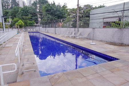 Apartamento à venda com 65m², 2 quartos e 1 vagaÁrea comum - Piscina