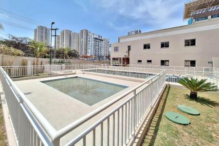Apartamento para alugar com 37m², 2 quartos e sem vaga Apartamento para alugar com 37m², 2 quartos e sem vagaÁrea comum - Piscina