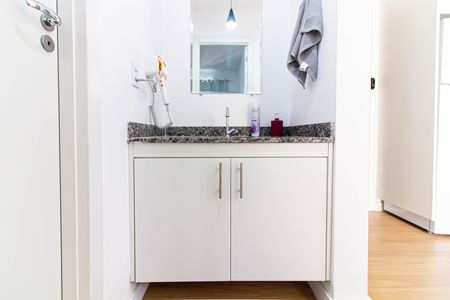 Apartamento para alugar com 37m², 2 quartos e sem vaga Apartamento para alugar com 37m², 2 quartos e sem vagaBanheiro Social