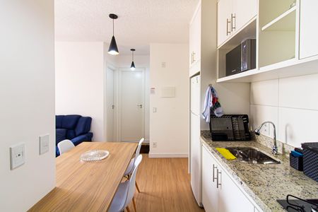 Apartamento para alugar com 37m², 2 quartos e sem vaga Apartamento para alugar com 37m², 2 quartos e sem vagaBanheiro Social