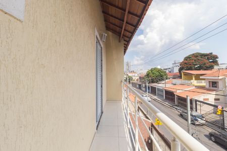 Casa à venda com 92m², 3 quartos e 4 vagasVaranda - Suíte