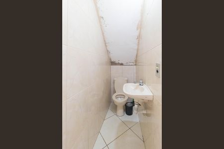 Casa à venda com 92m², 3 quartos e 4 vagasBanheiro - Garagem