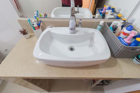 Casa à venda com 92m², 3 quartos e 4 vagasDetalhe Banheiro - Suíte