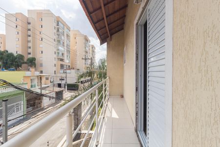 Casa à venda com 92m², 3 quartos e 4 vagasVaranda - Suíte