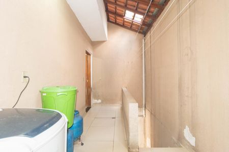 Casa à venda com 92m², 3 quartos e 4 vagasÁrea de Serviço
