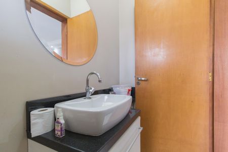 Casa à venda com 92m², 3 quartos e 4 vagasLavabo