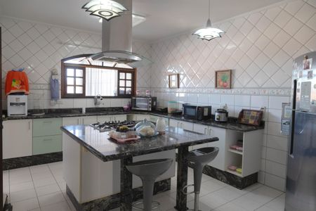 Casa à venda com 80m², 3 quartos e 5 vagas Casa à venda com 80m², 3 quartos e 5 vagasCozinha