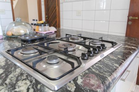 Casa à venda com 80m², 3 quartos e 5 vagas Casa à venda com 80m², 3 quartos e 5 vagasCozinha