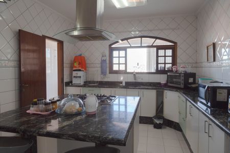 Casa à venda com 80m², 3 quartos e 5 vagas Casa à venda com 80m², 3 quartos e 5 vagasCozinha