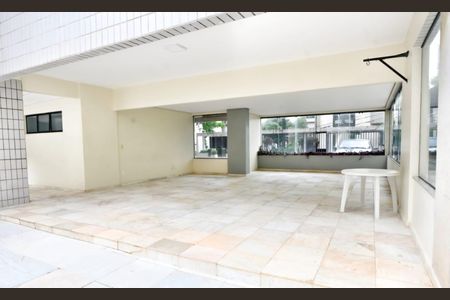 Apartamento à venda com 150m², 4 quartos e 2 vagas Apartamento à venda com 150m², 4 quartos e 2 vagasÁrea comum - Salão de festas