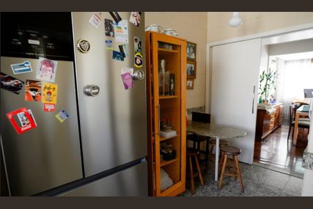 Apartamento à venda com 150m², 4 quartos e 2 vagas Apartamento à venda com 150m², 4 quartos e 2 vagasCozinha