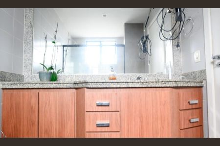 Apartamento à venda com 150m², 4 quartos e 2 vagas Apartamento à venda com 150m², 4 quartos e 2 vagasBanheiro