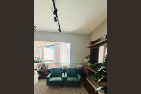 Apartamento à venda com 150m², 4 quartos e 2 vagas Apartamento à venda com 150m², 4 quartos e 2 vagasSala