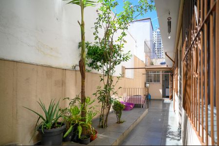 Casa à venda com 248m², 4 quartos e 2 vagas Casa à venda com 248m², 4 quartos e 2 vagasQuintal