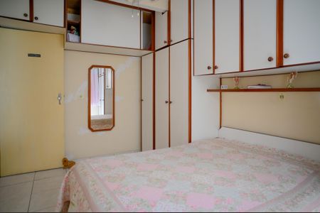 Casa à venda com 248m², 4 quartos e 2 vagas Casa à venda com 248m², 4 quartos e 2 vagasQuarto 1