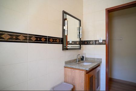 Casa à venda com 248m², 4 quartos e 2 vagas Casa à venda com 248m², 4 quartos e 2 vagasBanheiro 2