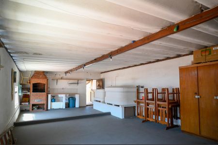 Casa à venda com 248m², 4 quartos e 2 vagas Casa à venda com 248m², 4 quartos e 2 vagasÁrea de Lazer