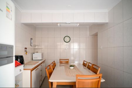 Casa à venda com 248m², 4 quartos e 2 vagas Casa à venda com 248m², 4 quartos e 2 vagasCozinha