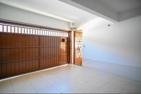 Casa à venda com 248m², 4 quartos e 2 vagas Casa à venda com 248m², 4 quartos e 2 vagasGaragem