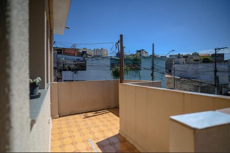 Casa à venda com 248m², 4 quartos e 2 vagas Casa à venda com 248m², 4 quartos e 2 vagasÁrea externa