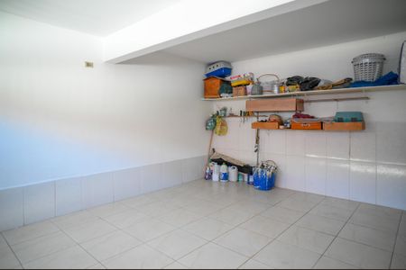 Casa à venda com 248m², 4 quartos e 2 vagas Casa à venda com 248m², 4 quartos e 2 vagasGaragem