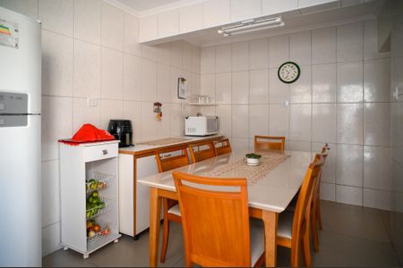 Casa à venda com 248m², 4 quartos e 2 vagas Casa à venda com 248m², 4 quartos e 2 vagasCozinha