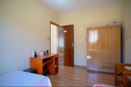 Casa à venda com 248m², 4 quartos e 2 vagas Casa à venda com 248m², 4 quartos e 2 vagasQuarto 3