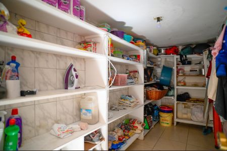 Casa à venda com 248m², 4 quartos e 2 vagas Casa à venda com 248m², 4 quartos e 2 vagasDespensa