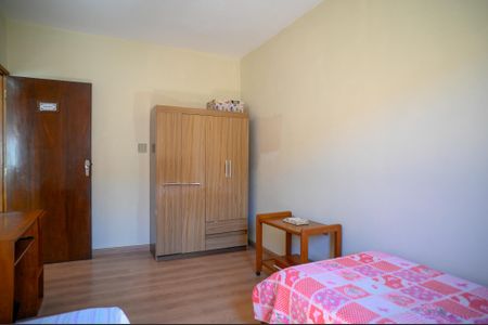 Casa à venda com 248m², 4 quartos e 2 vagas Casa à venda com 248m², 4 quartos e 2 vagasQuarto 3