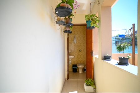 Casa à venda com 248m², 4 quartos e 2 vagas Casa à venda com 248m², 4 quartos e 2 vagasBanheiro de serviço