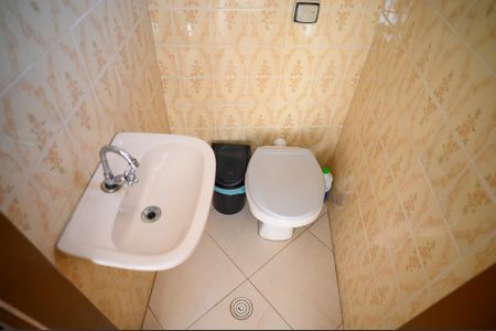 Casa à venda com 248m², 4 quartos e 2 vagas Casa à venda com 248m², 4 quartos e 2 vagasBanheiro de serviço