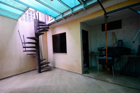 Casa à venda com 128m², 3 quartos e 2 vagas Casa à venda com 128m², 3 quartos e 2 vagasQuintal