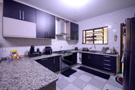 Casa à venda com 128m², 3 quartos e 2 vagas Casa à venda com 128m², 3 quartos e 2 vagasCozinha