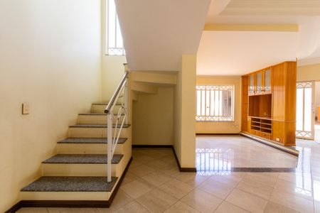 Casa para alugar com 280m², 4 quartos e 2 vagas Casa para alugar com 280m², 4 quartos e 2 vagasSala