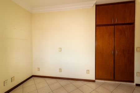 Casa para alugar com 280m², 4 quartos e 2 vagas Casa para alugar com 280m², 4 quartos e 2 vagasQuarto 2