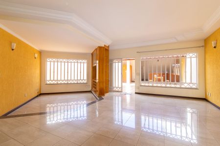 Casa para alugar com 280m², 4 quartos e 2 vagas Casa para alugar com 280m², 4 quartos e 2 vagasSala