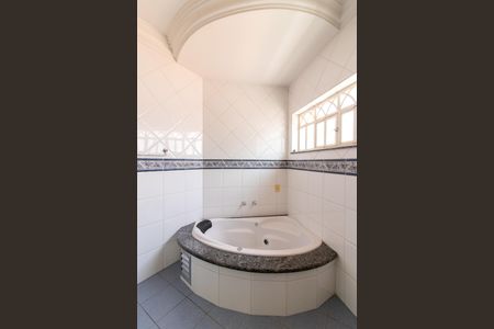 Casa para alugar com 280m², 4 quartos e 2 vagas Casa para alugar com 280m², 4 quartos e 2 vagasBanheiro da Suíte