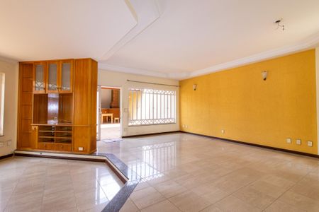 Casa para alugar com 280m², 4 quartos e 2 vagas Casa para alugar com 280m², 4 quartos e 2 vagasSala